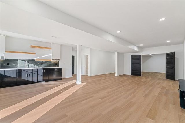 804 SE Pine Court, Blue Springs, MO 64014