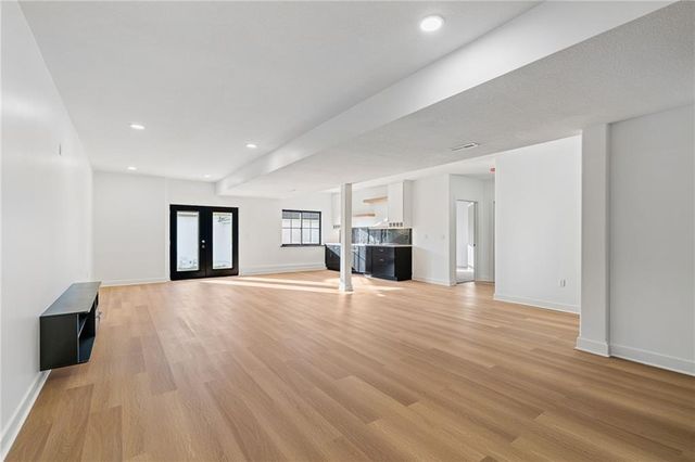 804 SE Pine Court, Blue Springs, MO 64014