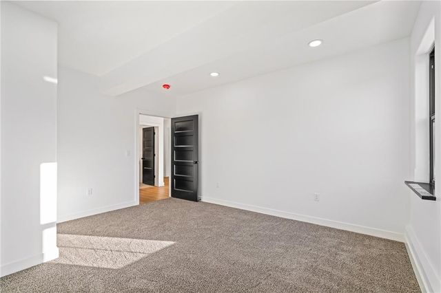 804 SE Pine Court, Blue Springs, MO 64014