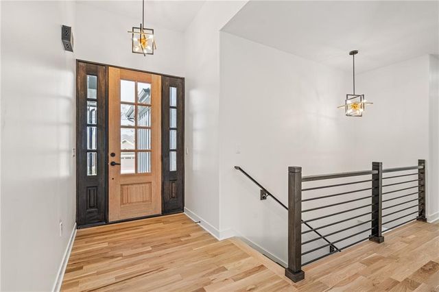 804 SE Pine Court, Blue Springs, MO 64014