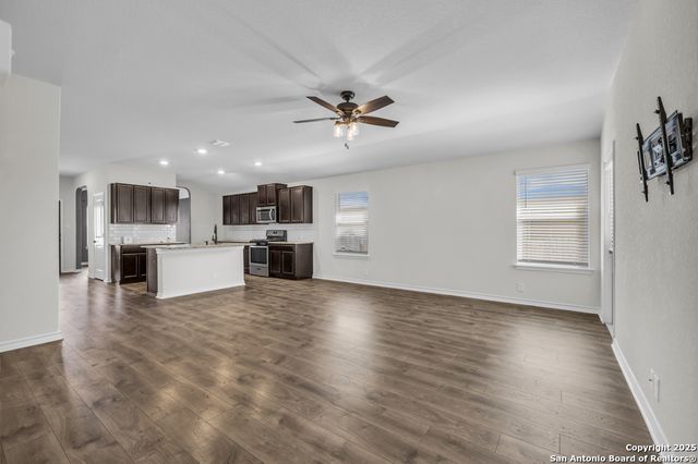 952 Brown Thrasher, San Antonio, TX 78253