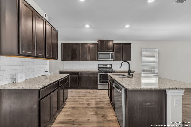 952 Brown Thrasher, San Antonio, TX 78253