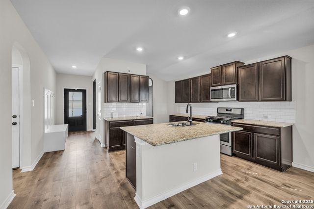 952 Brown Thrasher, San Antonio, TX 78253