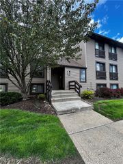 1145 Canyon View Road 102, Sagamore Hills, OH 44067