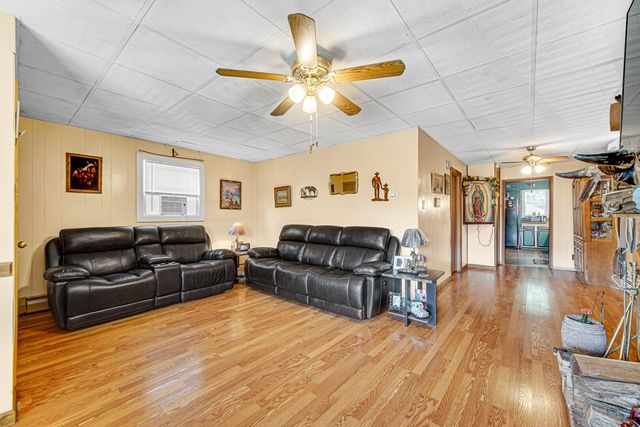 1421 Roberts Avenue, Whiting, IN 46394