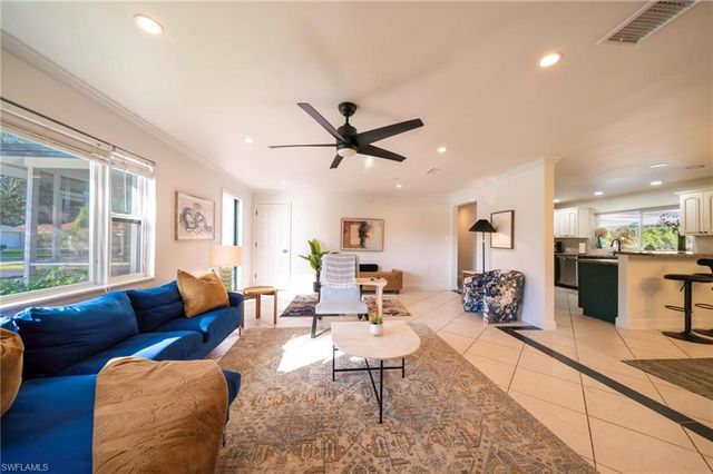 59 Wickliffe DR, Naples, FL 34110