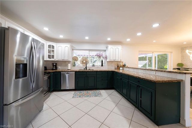59 Wickliffe DR, Naples, FL 34110