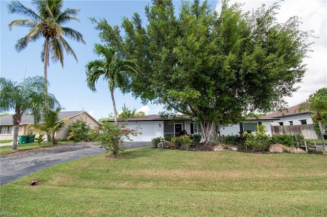 59 Wickliffe DR, Naples, FL 34110