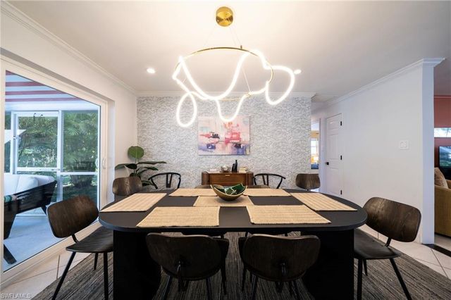 59 Wickliffe DR, Naples, FL 34110