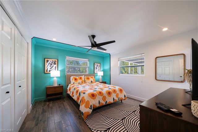 59 Wickliffe DR, Naples, FL 34110