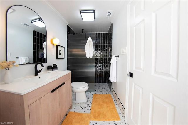 59 Wickliffe DR, Naples, FL 34110