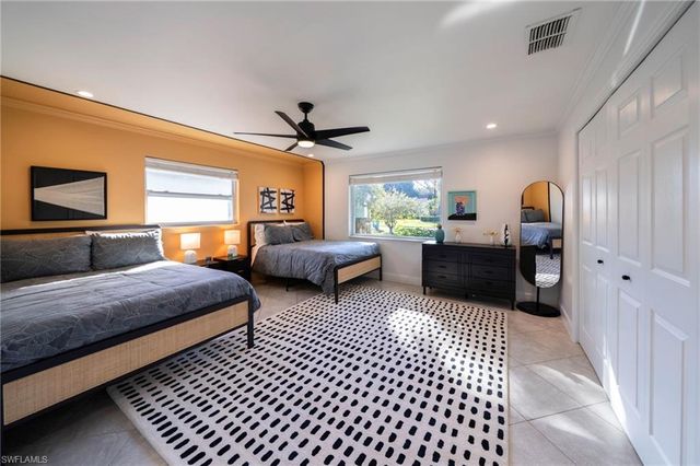 59 Wickliffe DR, Naples, FL 34110