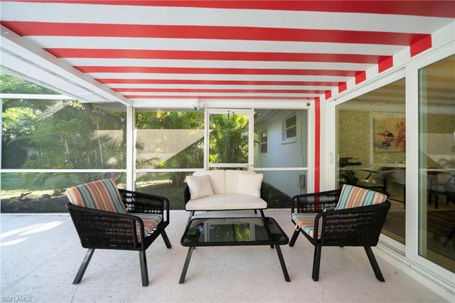 59 Wickliffe DR, Naples, FL 34110