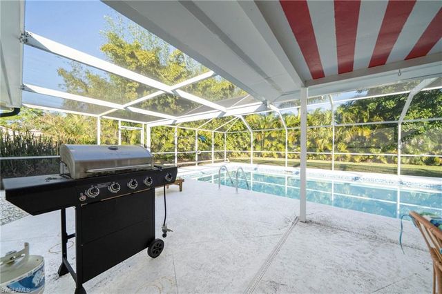 59 Wickliffe DR, Naples, FL 34110