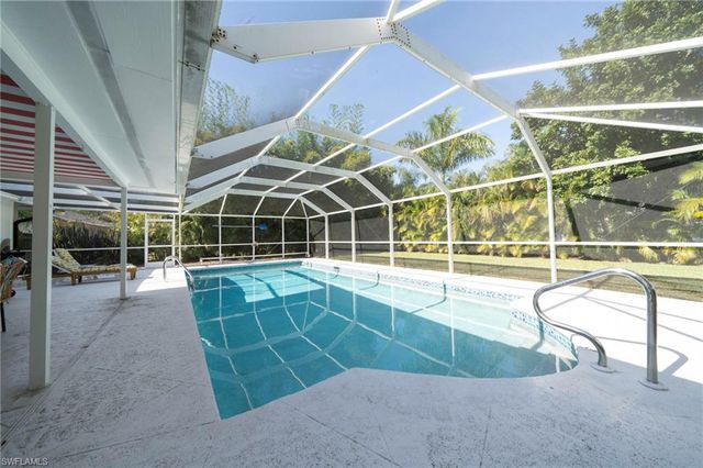 59 Wickliffe DR, Naples, FL 34110