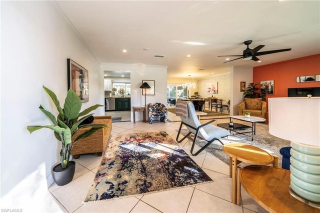 59 Wickliffe DR, Naples, FL 34110