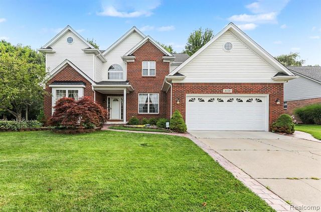 36510 Orchard Lake Drive, New Baltimore, MI 48047
