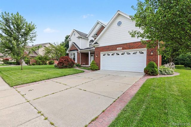 36510 Orchard Lake Drive, New Baltimore, MI 48047