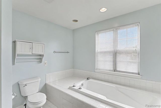 36510 Orchard Lake Drive, New Baltimore, MI 48047