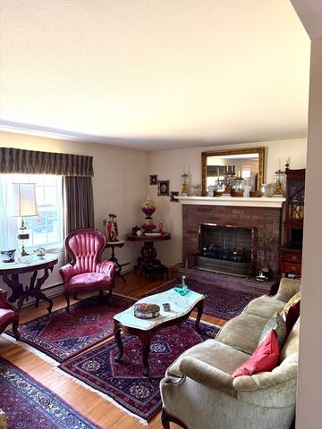6 Gross Ln, Easthampton, MA 01027