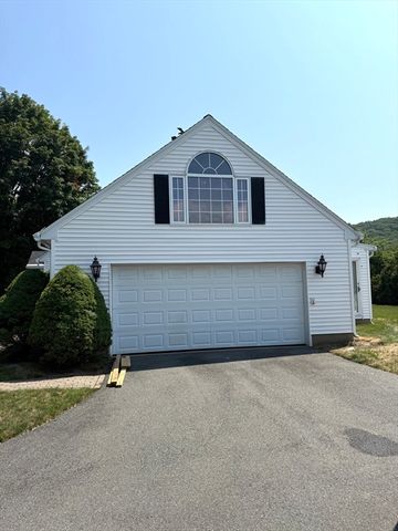 6 Gross Ln, Easthampton, MA 01027