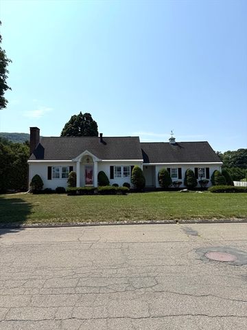6 Gross Ln, Easthampton, MA 01027
