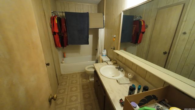 1196 LOWER MASON CREEK RD, Bandera, TX 78003
