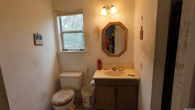 1196 LOWER MASON CREEK RD, Bandera, TX 78003