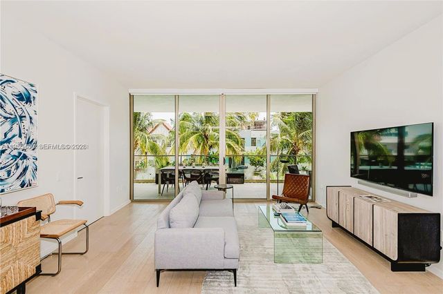 300 E Collins Ave 2D, Miami Beach, FL 33139