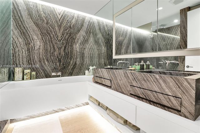 300 E Collins Ave 2D, Miami Beach, FL 33139