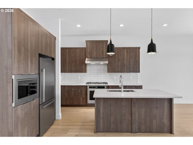 7802 Nw 156TH Ter, Portland, OR 97229