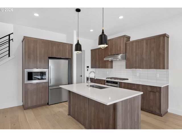 7802 Nw 156TH Ter, Portland, OR 97229