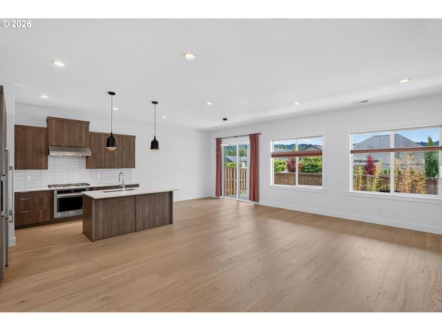 7802 Nw 156TH Ter, Portland, OR 97229