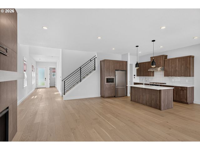 7802 Nw 156TH Ter, Portland, OR 97229