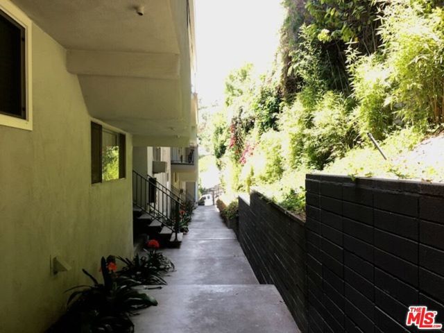 1920 Hillcrest Road 8, Los Angeles, CA 90068