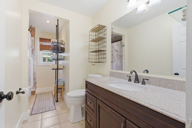 1300 Oak Grove Rd, Dickson, TN 37055