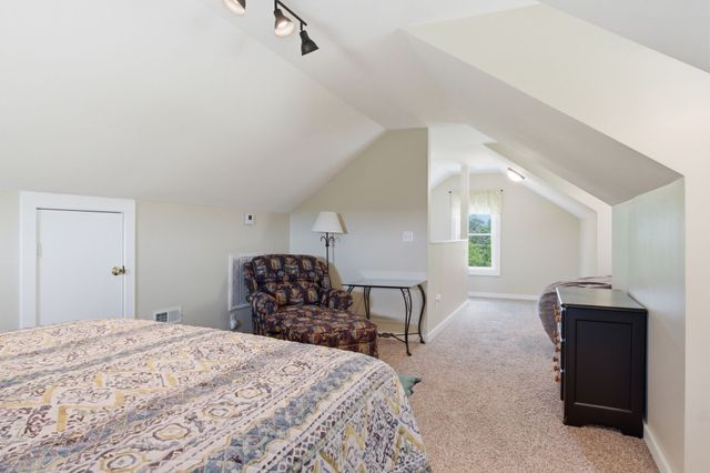 1300 Oak Grove Rd, Dickson, TN 37055