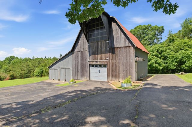 1300 Oak Grove Rd, Dickson, TN 37055