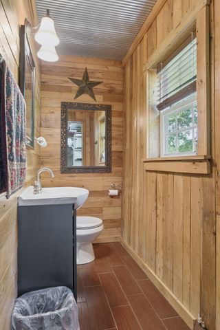 1300 Oak Grove Rd, Dickson, TN 37055