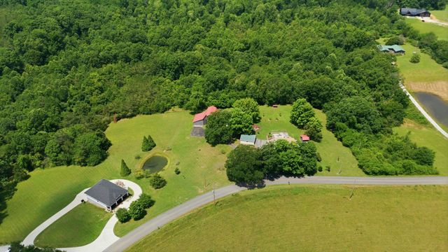 1300 Oak Grove Rd, Dickson, TN 37055