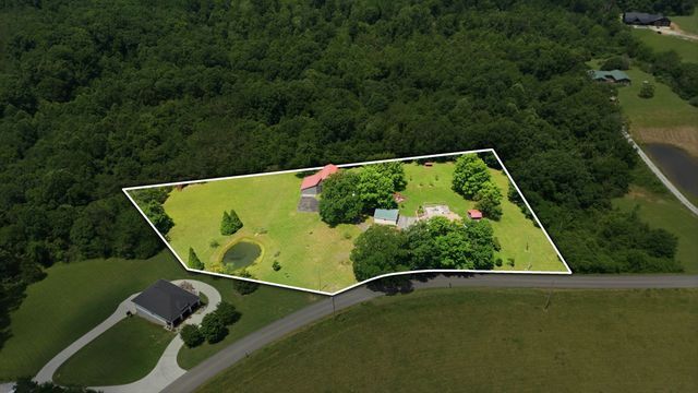 1300 Oak Grove Rd, Dickson, TN 37055