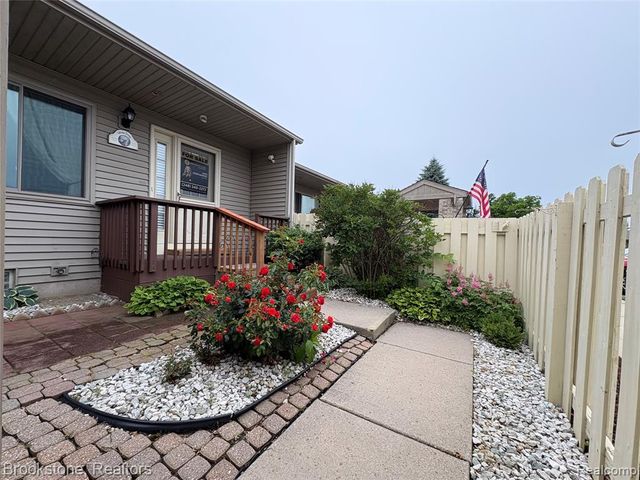 62401 Raleigh Court 4, South Lyon, MI 48178