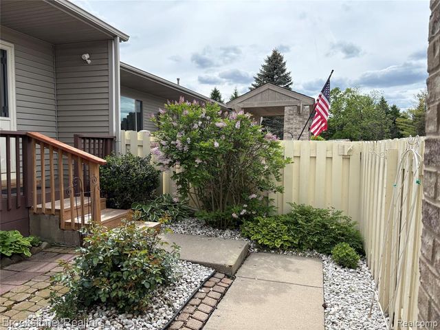 62401 Raleigh Court 4, South Lyon, MI 48178