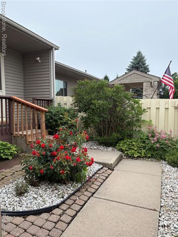 62401 Raleigh Court 4, South Lyon, MI 48178
