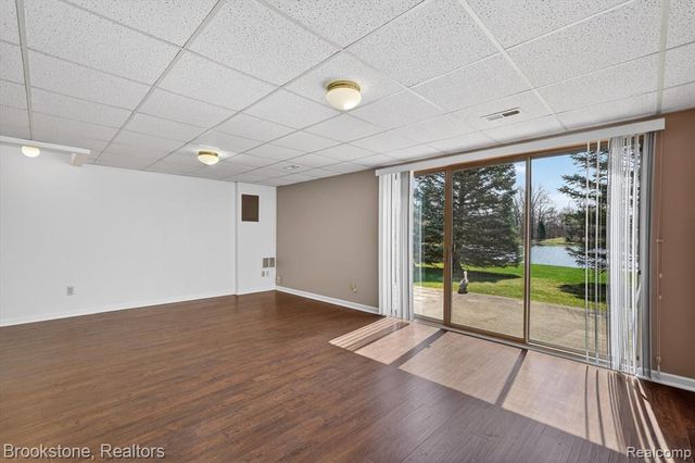 62401 Raleigh Court 4, South Lyon, MI 48178