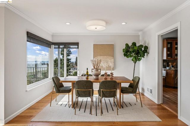 1989 1989 Oakview Dr, Oakland, CA 94602