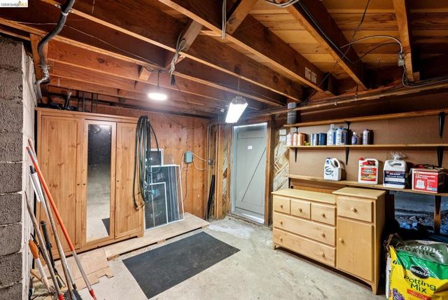 1989 1989 Oakview Dr, Oakland, CA 94602