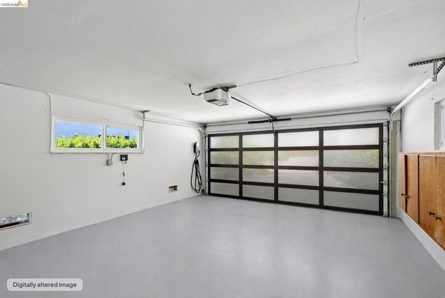 1989 1989 Oakview Dr, Oakland, CA 94602