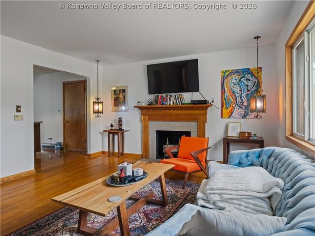 998 W Pea Ridge Road, Huntington, WV 25705