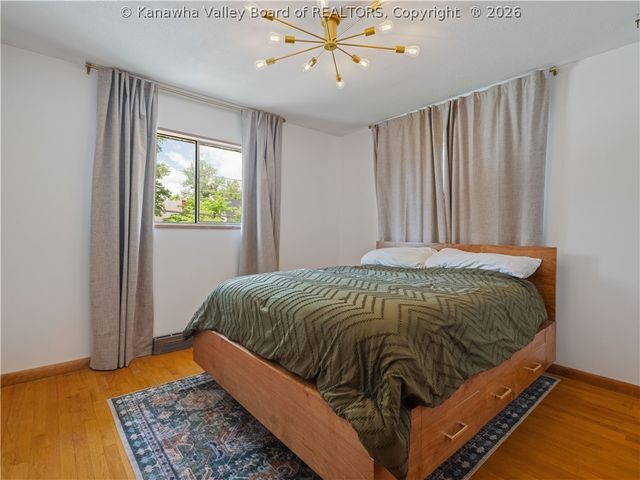 998 W Pea Ridge Road, Huntington, WV 25705